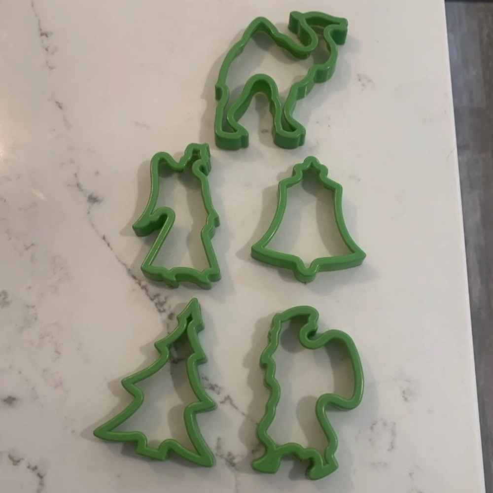 5 piece holiday/Christmas Cookie Cutters